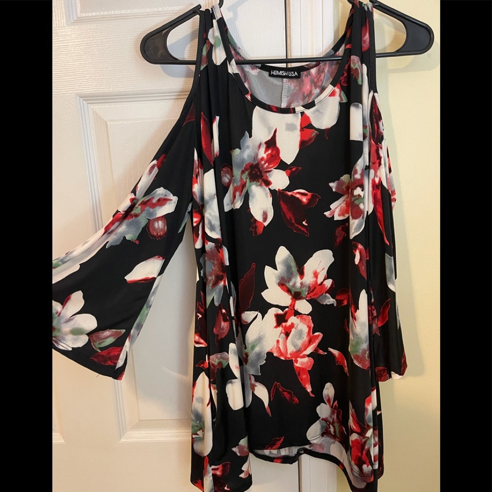 Cold shoulder floral blouse. Never worn!!!